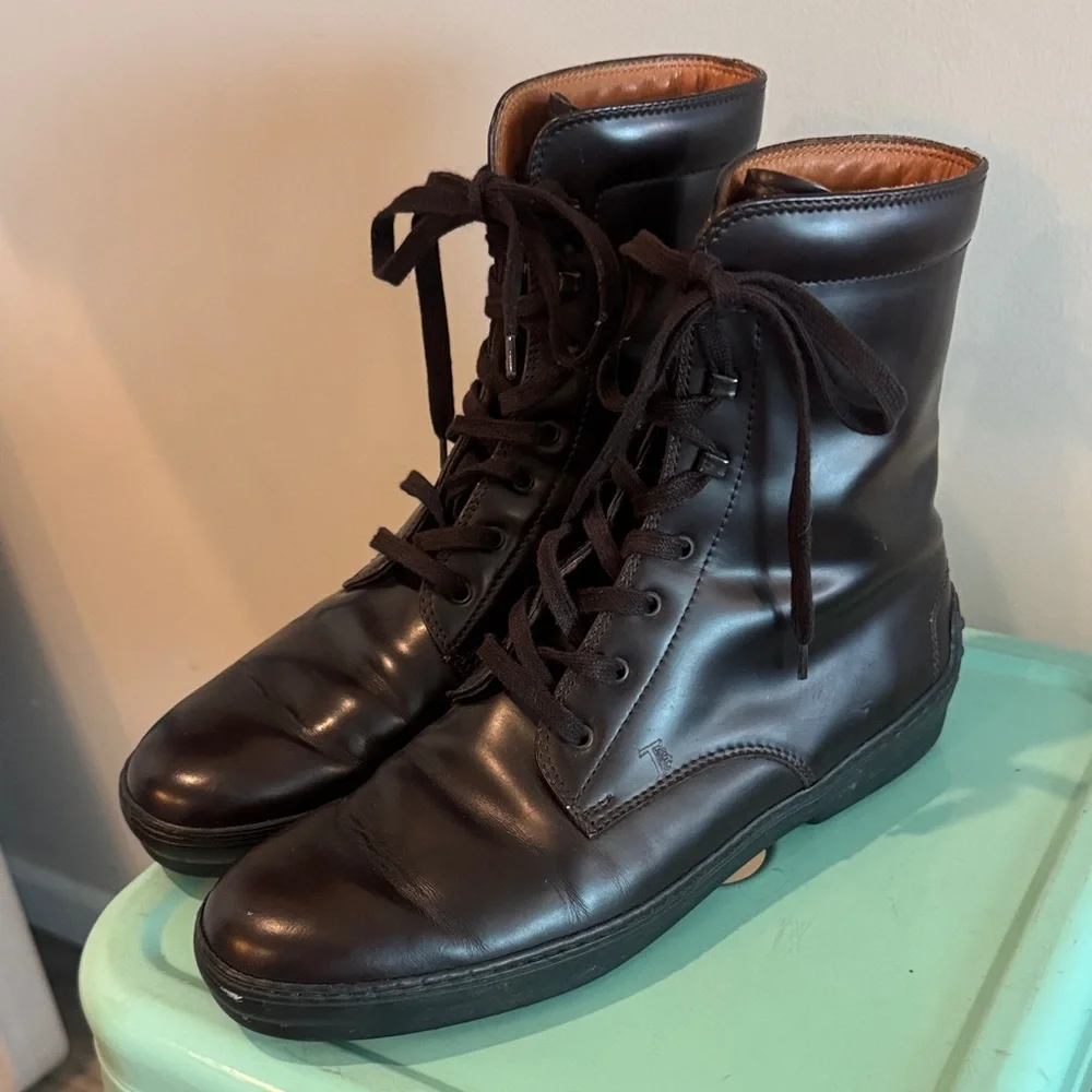 Tod's Brown Leather Lace-Up Boot with Tan Interior - Picture 2 of 7